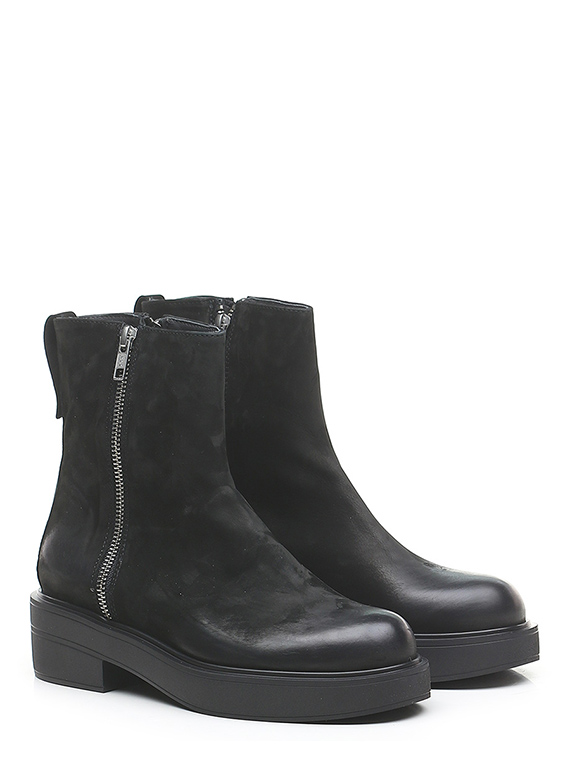 Ankle boot