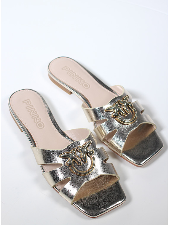 Flat sandal