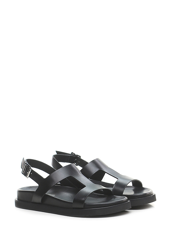 Flat sandal