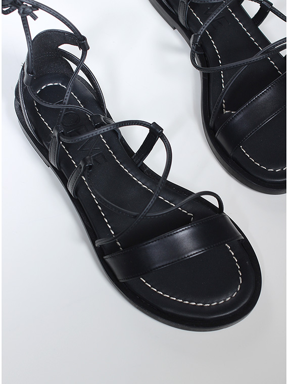 Flat sandal