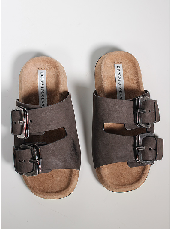 Flat sandal