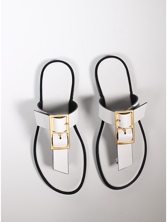 Flat sandal