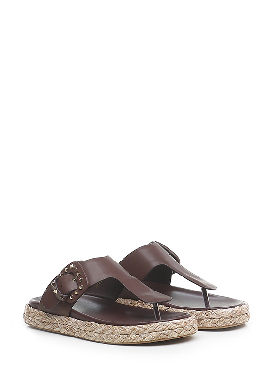 Flat sandal