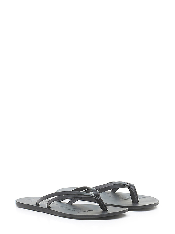 Flat sandal