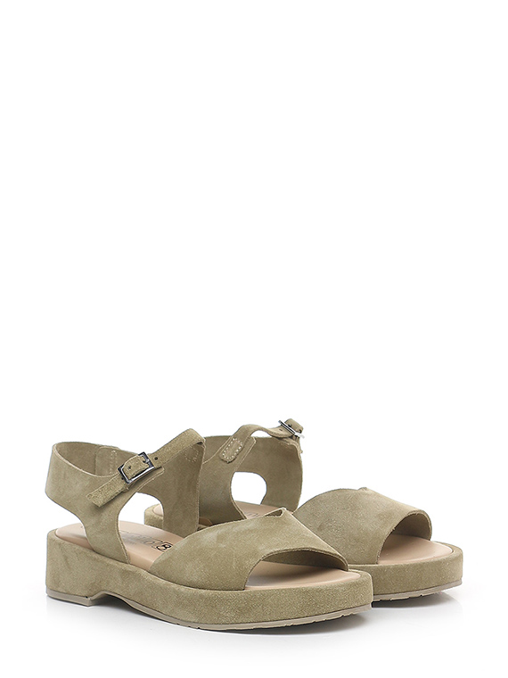 Flat sandal